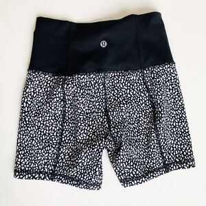Lululemon Groove Short II Regular Miss Mosaic Black